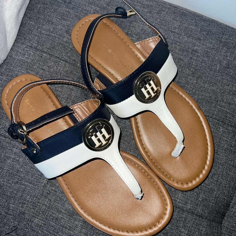Tommy Hilfiger navy with gold sandals